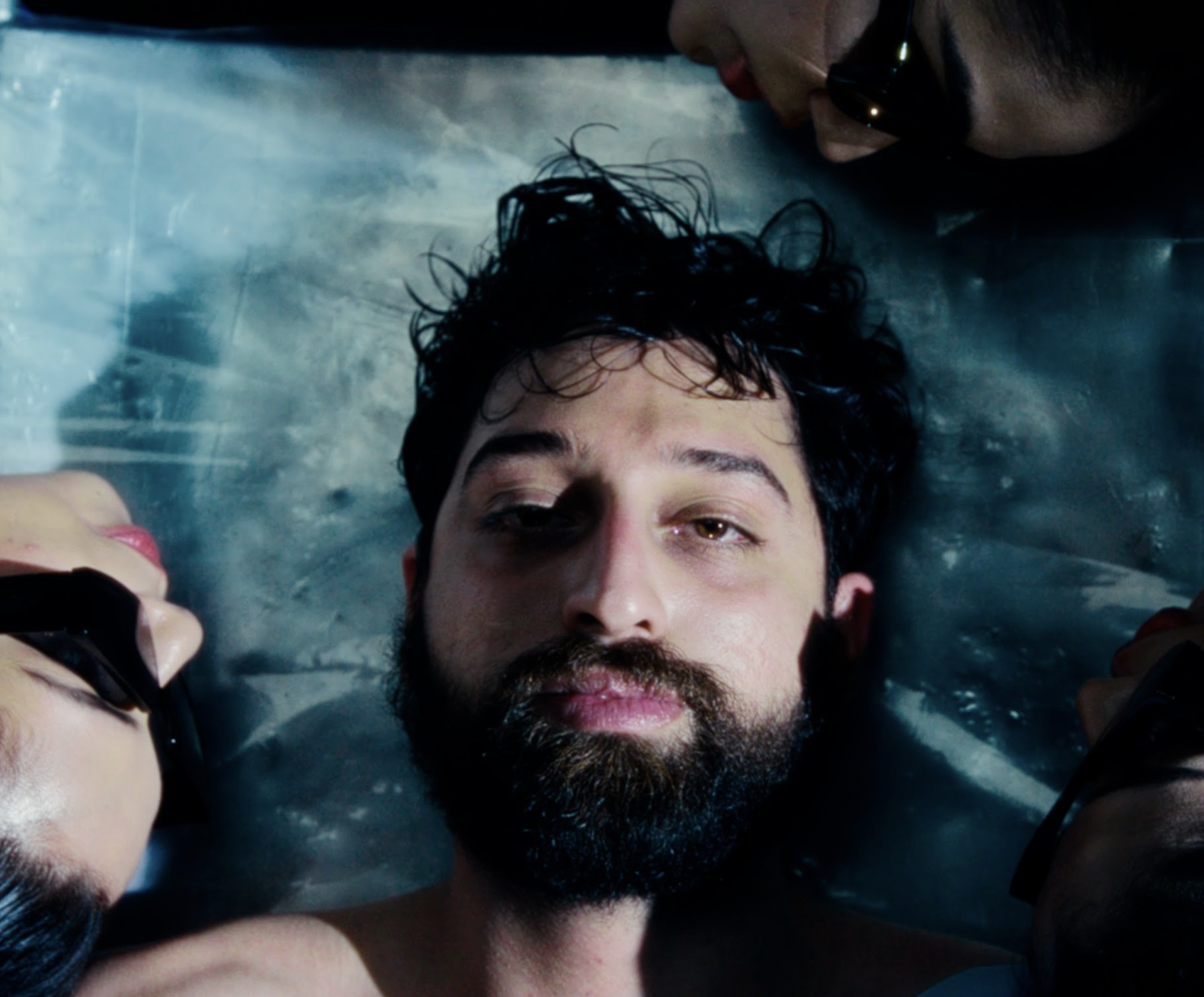 Rae Mulla sways between control and chaos on “Breathe”