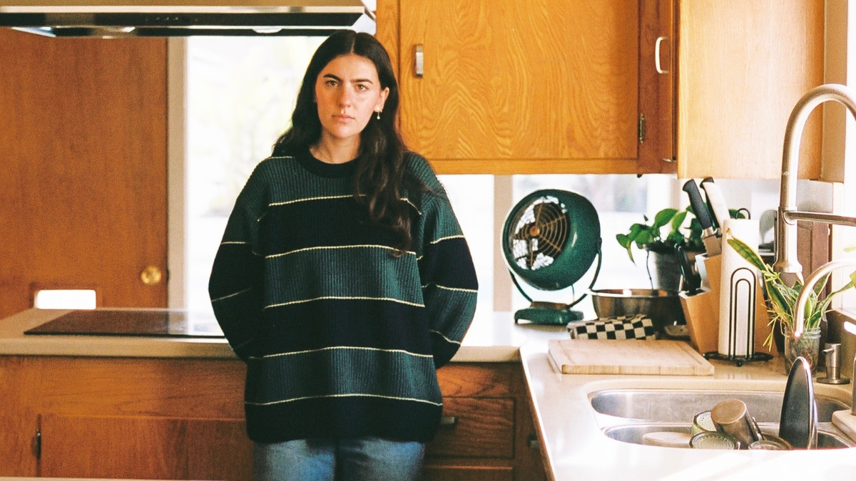 Avery Lynch gets candid in new single “Dead to Me”