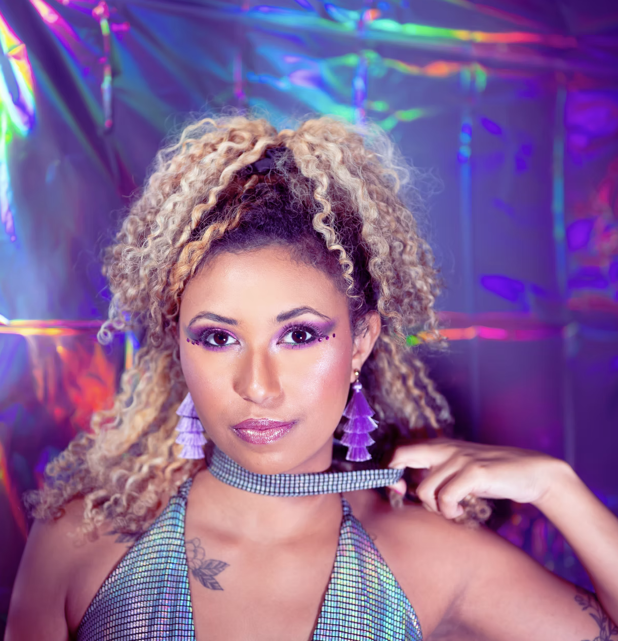 Nashville talent Jenane captures the excitement of a new, electrifying love on “Ultraviolet”