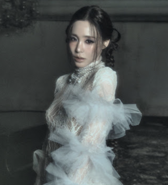 Tiffany Young marks a decade since solo debut with warm single "Summer's Not Over"