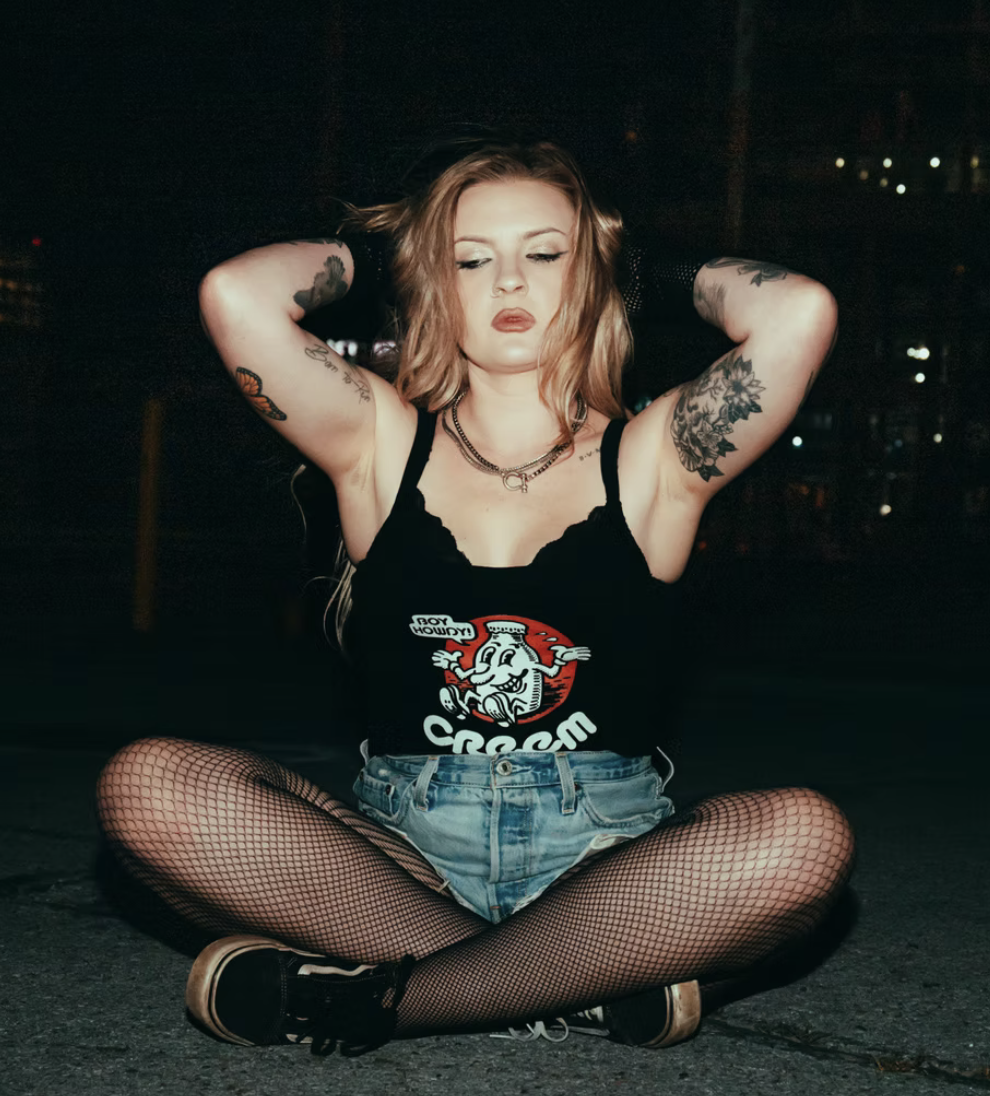 Kerrigan Barry shares high-energy, powerful anthem “The Worst”