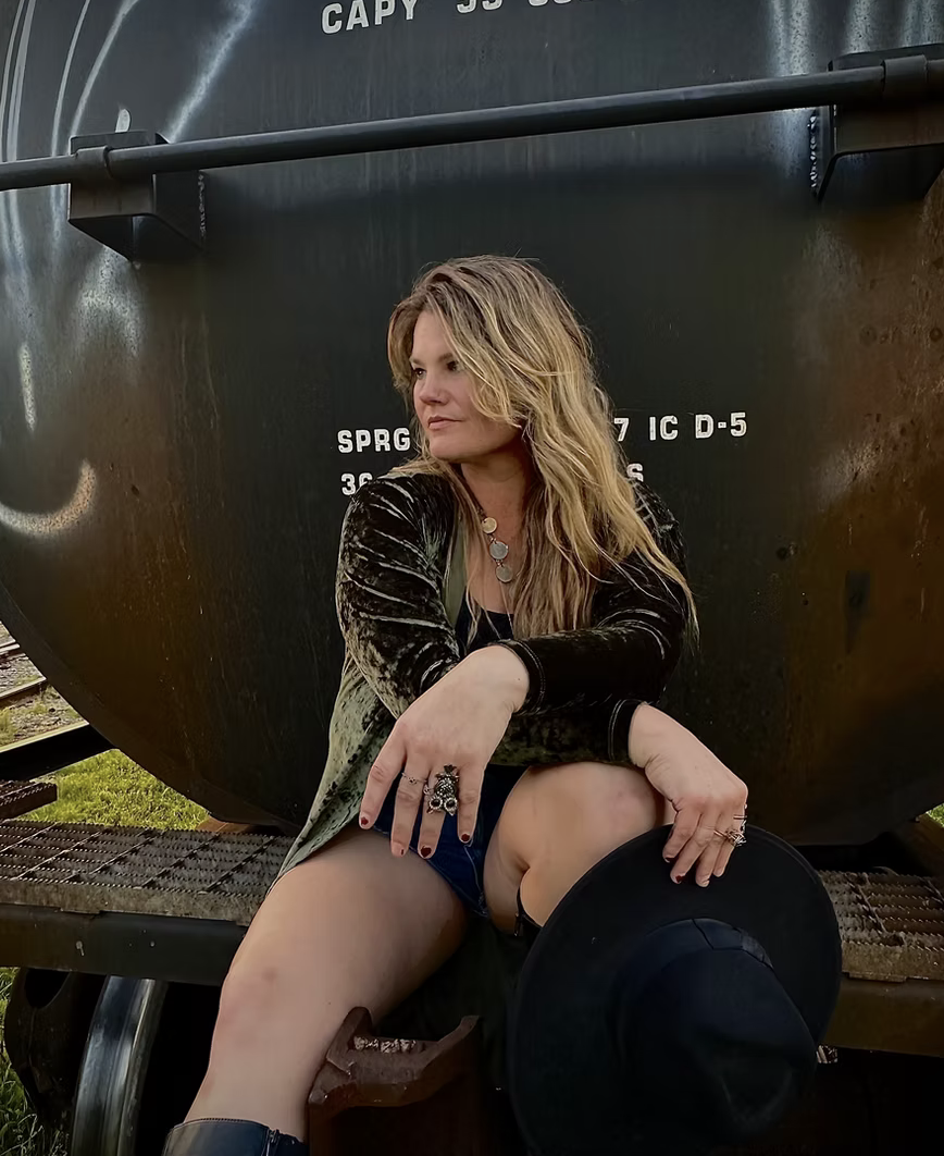 Lauren Anderson shares fiery visuals for breakout single “Midnight Train To Memphis”