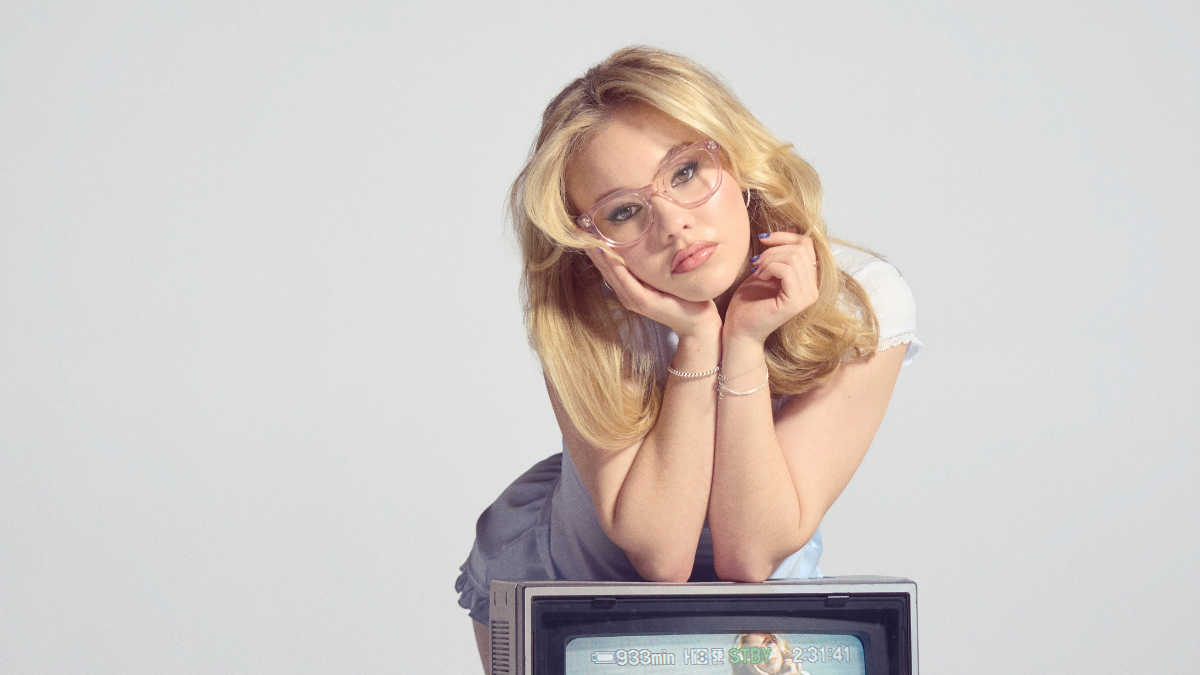 Anna Duboc embraces pop-rock energy on “Boy Next Door”